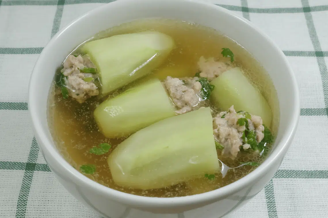 Stuffed Cucumber Soup With Chicken And Mushrooms