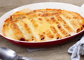 Cheesy Mince And Pancakes