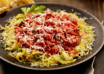 Healthy Spaghetti Squash Noodles With Meat Sauce
