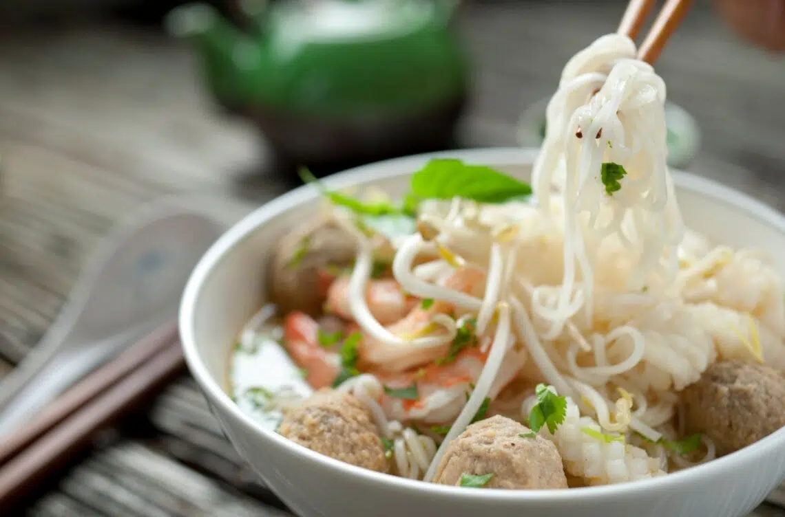 Easy Asian-Style Dumpling Soup