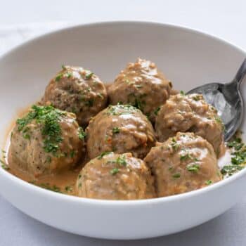 slow cooked crockpot meatballs with gravy
