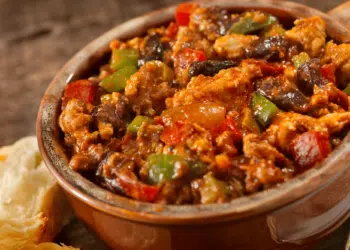 Spicy Turkey Chili With Fresh Vegetables