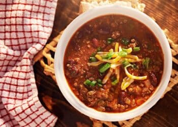 Quick And Cheap Chili Dinner With Shredded Cheese